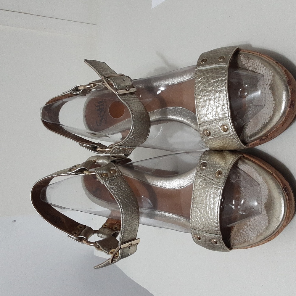 SOFFT Carah Metallic Gold Platform Wedge Heel